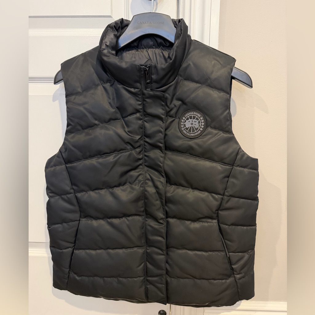 Canada Goose Black Quilted Vest With Emblem